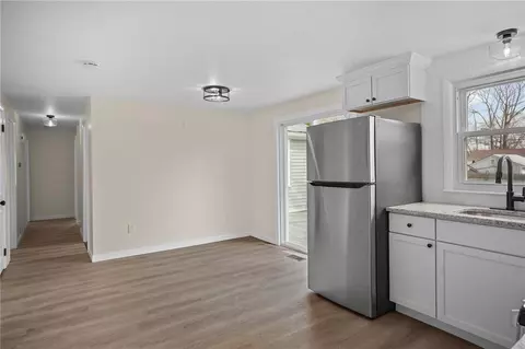 70 Adrian St, Warwick, RI 02886 photo 12