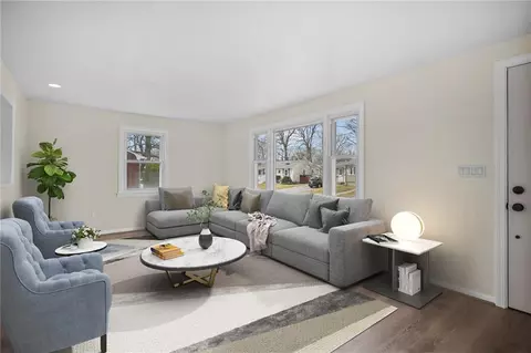 70 Adrian St, Warwick, RI 02886 photo 4