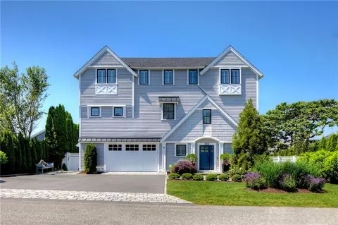 203 Tuckerman Ave, Middletown, RI 02842