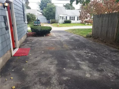 105 Pheasant Ave, Warwick, RI 02886 photo 4