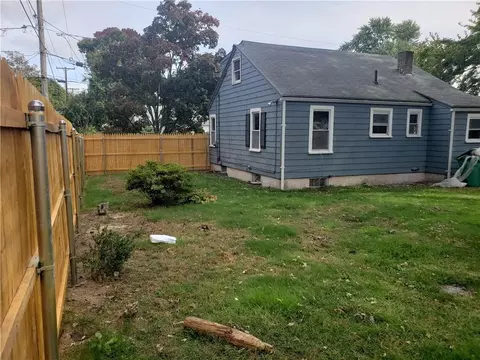 105 Pheasant Ave, Warwick, RI 02886 photo 3
