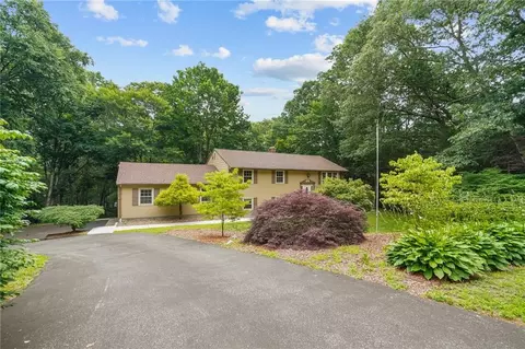 121 Shaw Dr, Glocester, RI 02857 photo 3