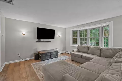 121 Shaw Dr, Glocester, RI 02857 photo 9