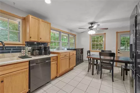 121 Shaw Dr, Glocester, RI 02857 photo 6