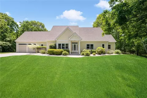 1 Dennis Ct, Westerly, RI 02891