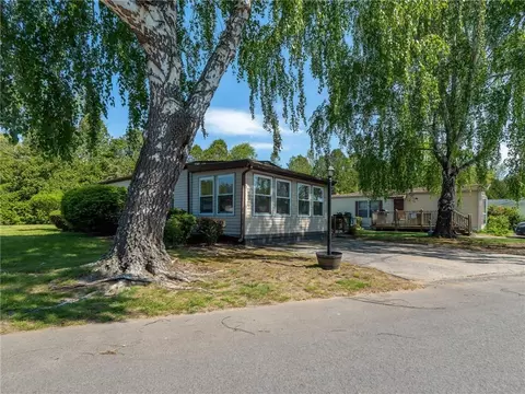 22 Lear Dr, Coventry, RI 02816