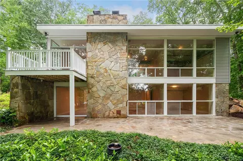 321 Rockland Rd, Scituate, RI 02857