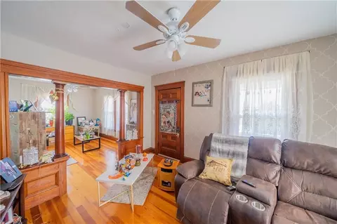 363 Logee St, Woonsocket, RI 02895 photo 5