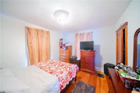 363 Logee St, Woonsocket, RI 02895 photo 9