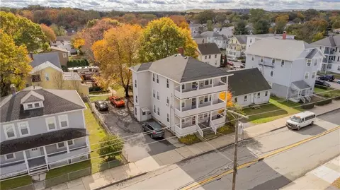 363 Logee St, Woonsocket, RI 02895 photo 2