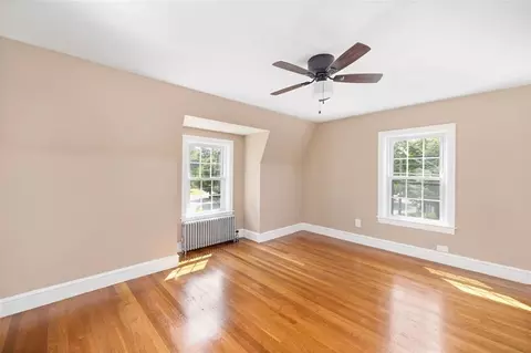 2 Euston Ave, Cranston, RI 02910 photo 10