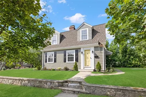 2 Euston Ave, Cranston, RI 02910 photo 20