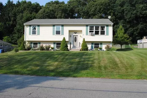 90 Mount Pleasant View Ave, Cumberland, RI 02864