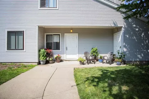 66 Girard Ave #102, Newport, RI 02840