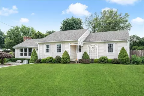15 Chedell Ave, East Providence, RI 02914