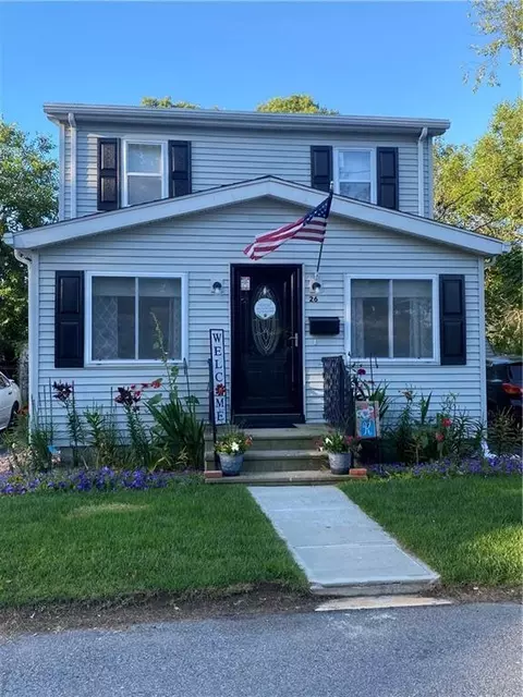 26 Kenway Ave, Warwick, RI 02889