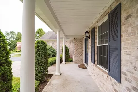7 Annies Way, Barrington, RI 02806