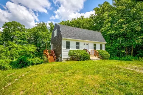 21 Belfield Dr, Johnston, RI 02919