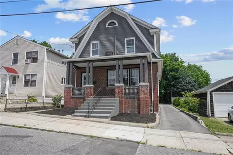 17 Commodore St, Providence, RI 02904