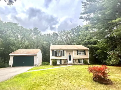 26 Whitman Rd, Coventry, RI 02816