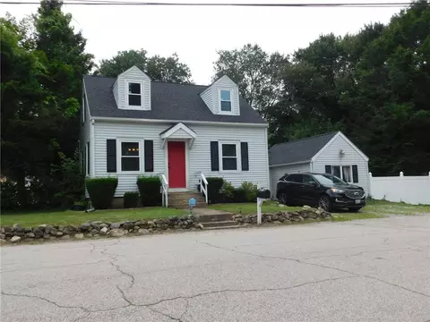 2 Lemis St, Coventry, RI 02816