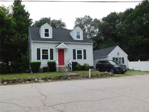2 Lemis St, Coventry, RI 02816