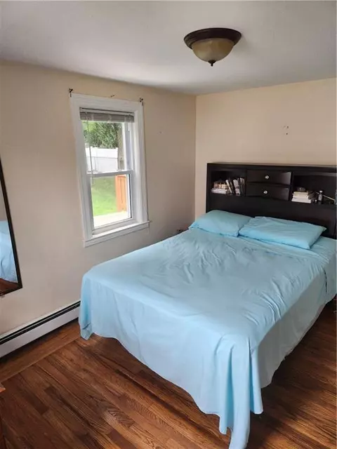 28 Buttonwoods Ave, Warwick, RI 02886 photo 8