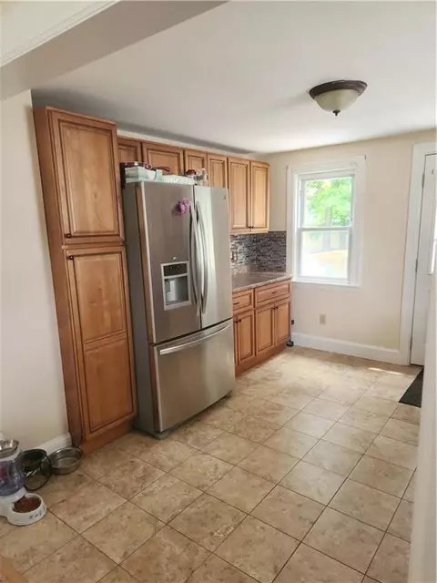 28 Buttonwoods Ave, Warwick, RI 02886 photo 7