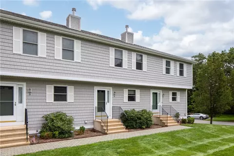 71 Charles Dr #4, Tiverton, RI 02878