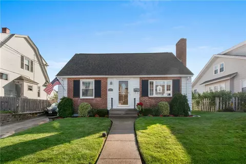 24 Riverfarm Rd, Cranston, RI 02910