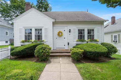 40 College Rd, Providence, RI 02908