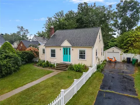 105 River St, Warwick, RI 02888