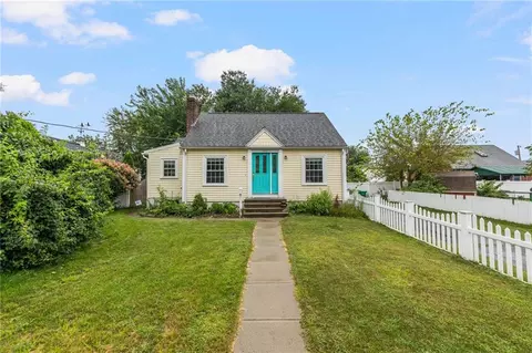105 River St, Warwick, RI 02888 photo 3