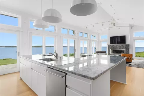 1340 Warwick Neck Ave, Warwick, RI 02889 photo 10