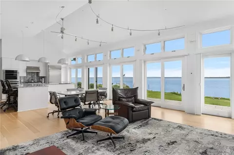 1340 Warwick Neck Ave, Warwick, RI 02889 photo 8