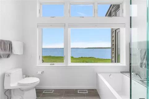 1340 Warwick Neck Ave, Warwick, RI 02889 photo 16