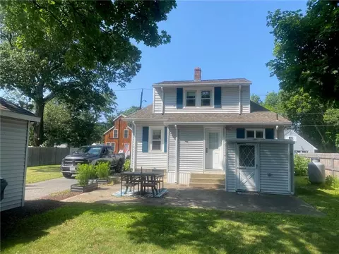 11 Staples Ave, Warwick, RI 02886 photo 4