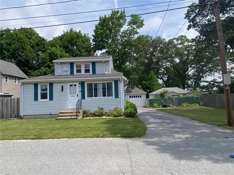 11 Staples Ave, Warwick, RI 02886 photo 2