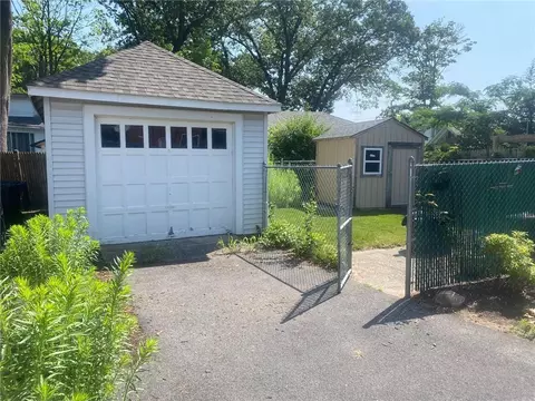 11 Staples Ave, Warwick, RI 02886 photo 8