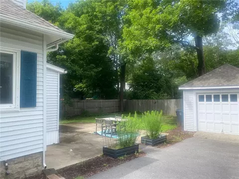 11 Staples Ave, Warwick, RI 02886 photo 7