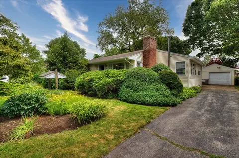 225 Capstan St, Jamestown, RI 02835