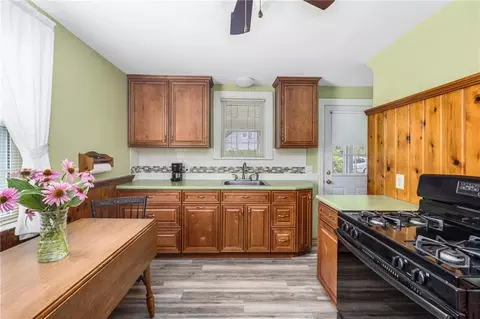 101 Everleth Ave, Warwick, RI 02888 photo 4