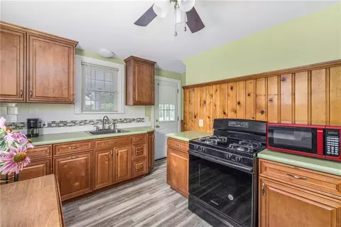 101 Everleth Ave, Warwick, RI 02888 photo 5