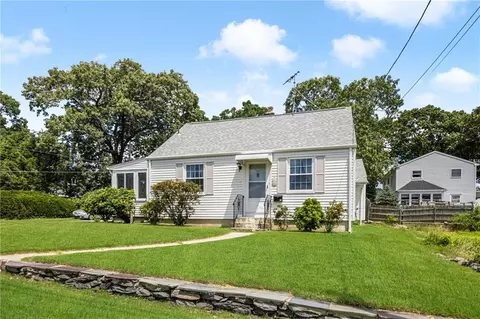 101 Everleth Ave, Warwick, RI 02888