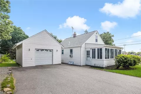 101 Everleth Ave, Warwick, RI 02888 photo 3