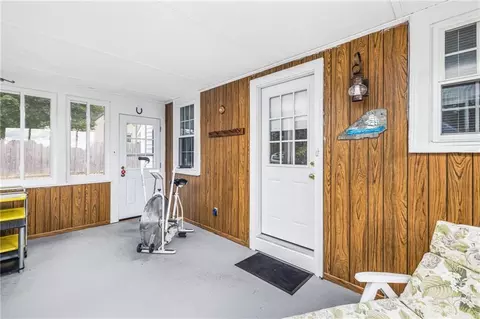 101 Everleth Ave, Warwick, RI 02888 photo 22