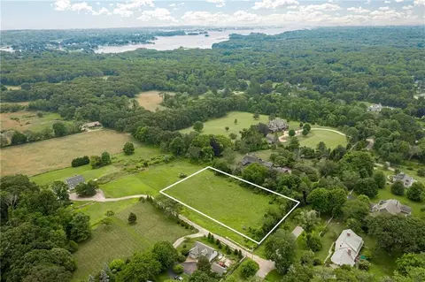 28 Edgewood Farm Rd, South Kingstown, RI 02879