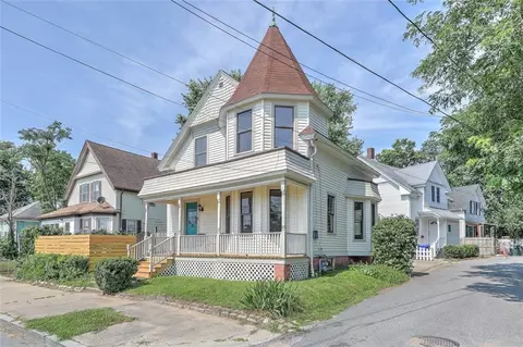 11 Alger Ave, Providence, RI 02907
