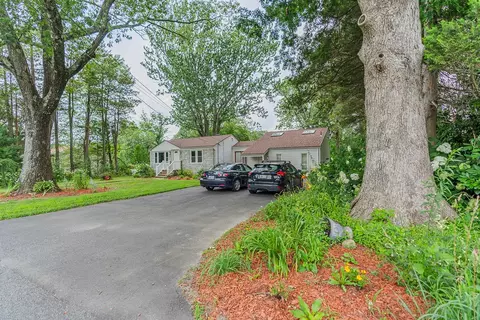 1825 Phenix Ave, Cranston, RI 02921