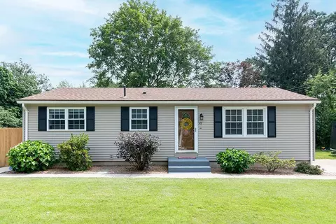 45 Woodrow Ave, Cranston, RI 02920